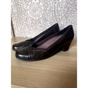 Clarks Everyday Sugar Sky Pump Black Brown Leather Round Kitten Heels